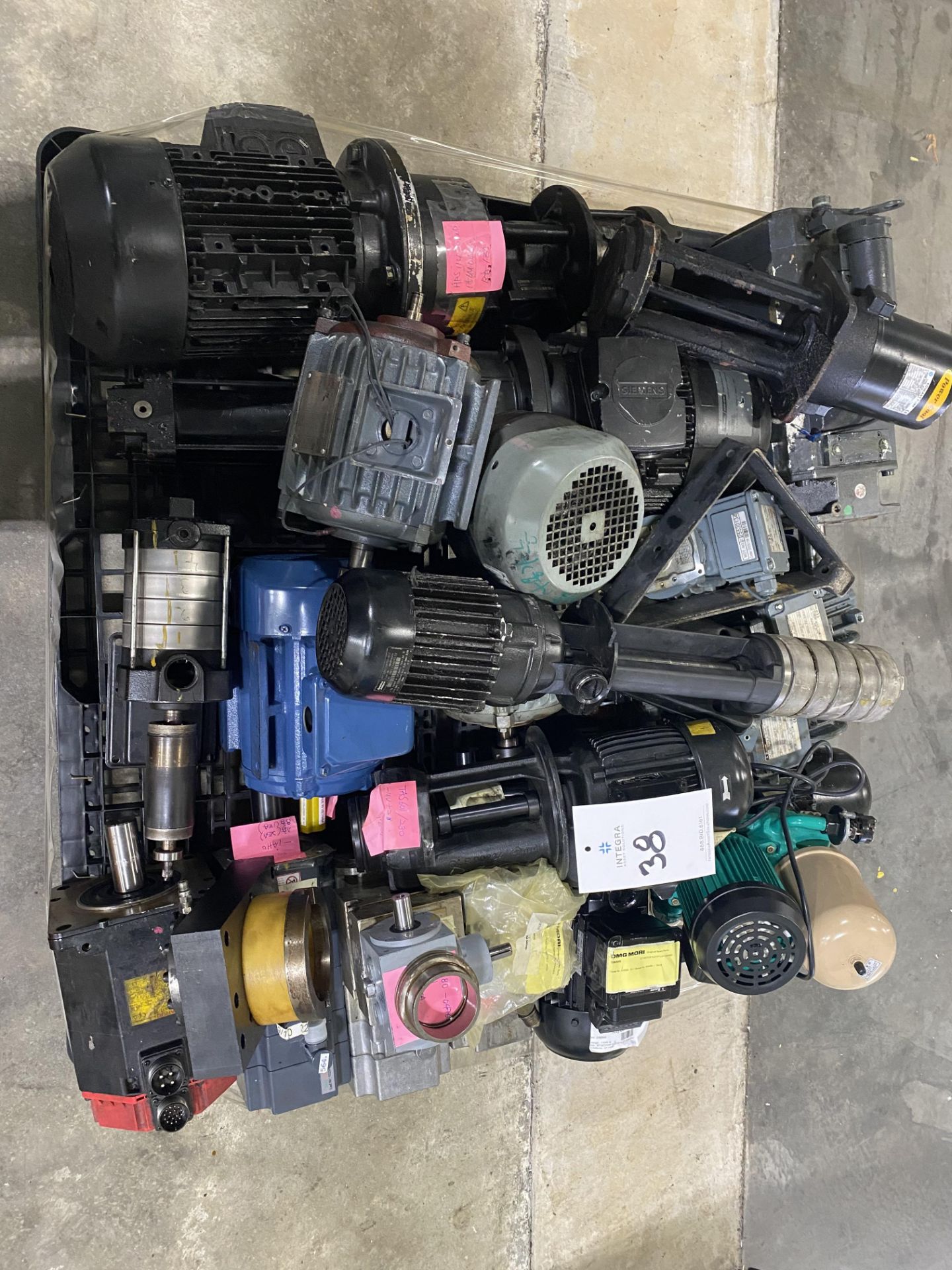 Lot of Motors & Pumps - Image 3 of 4