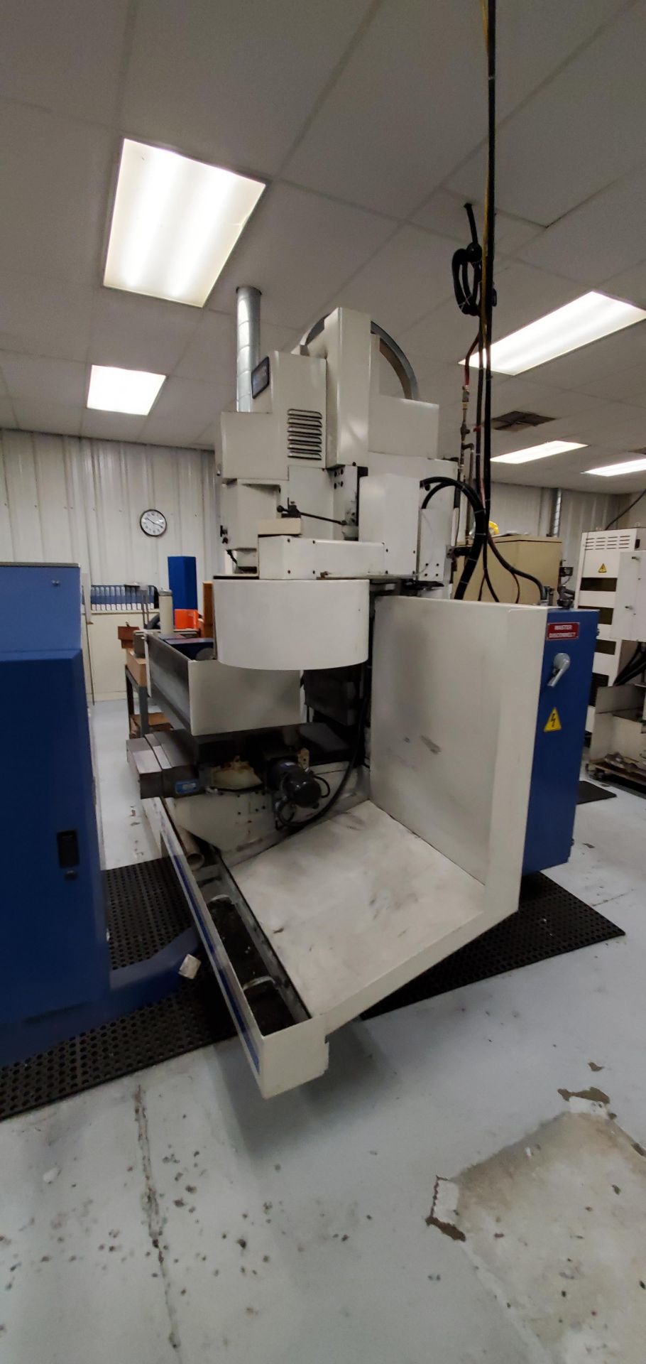 BostoMatic BD-18-1 CNC Vertical Machining Center - Image 2 of 9