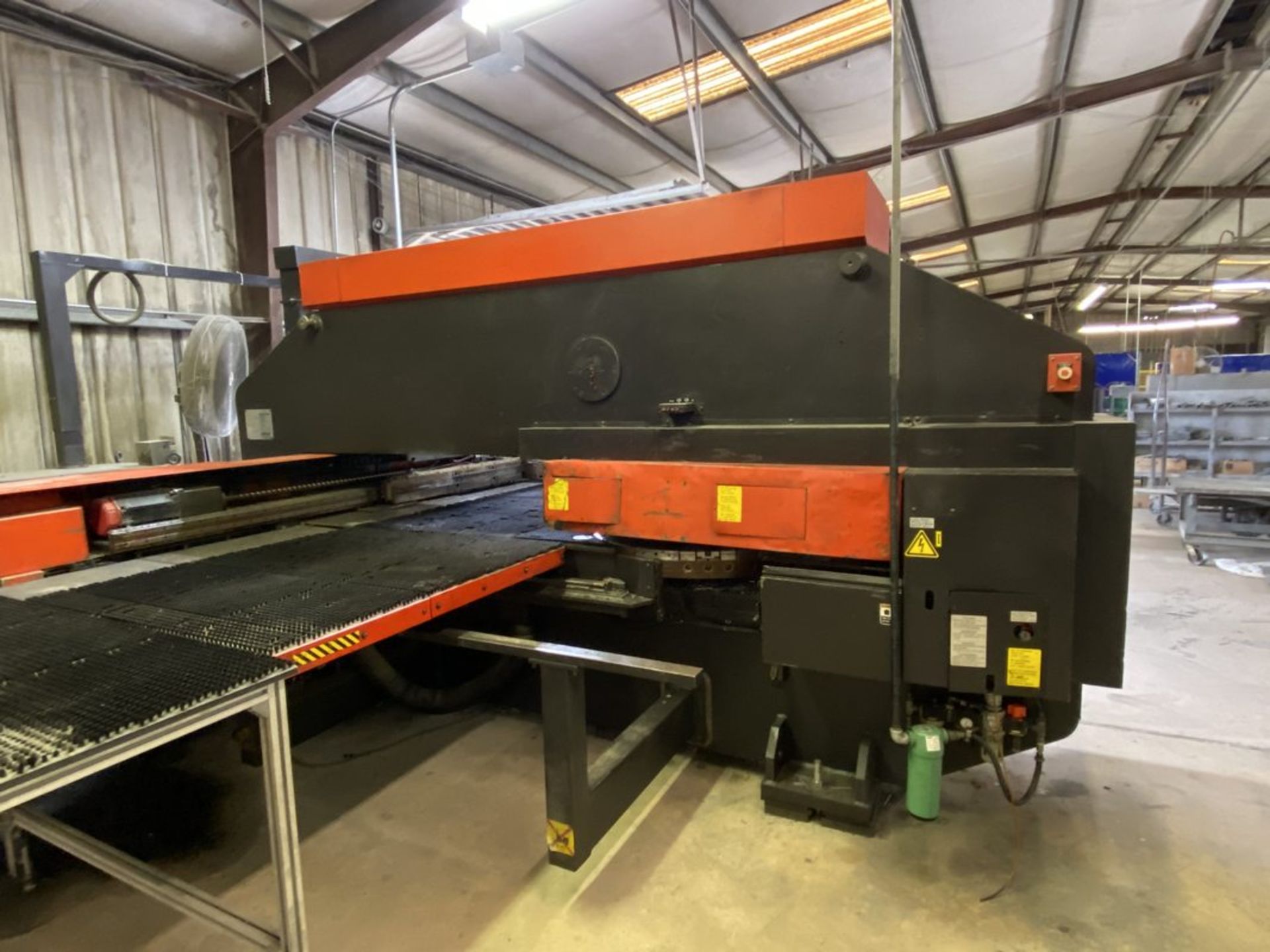 Amada Vipros 305072Q (357 Queen) 30-Ton CNC Turret Press, 2001 - Image 5 of 27