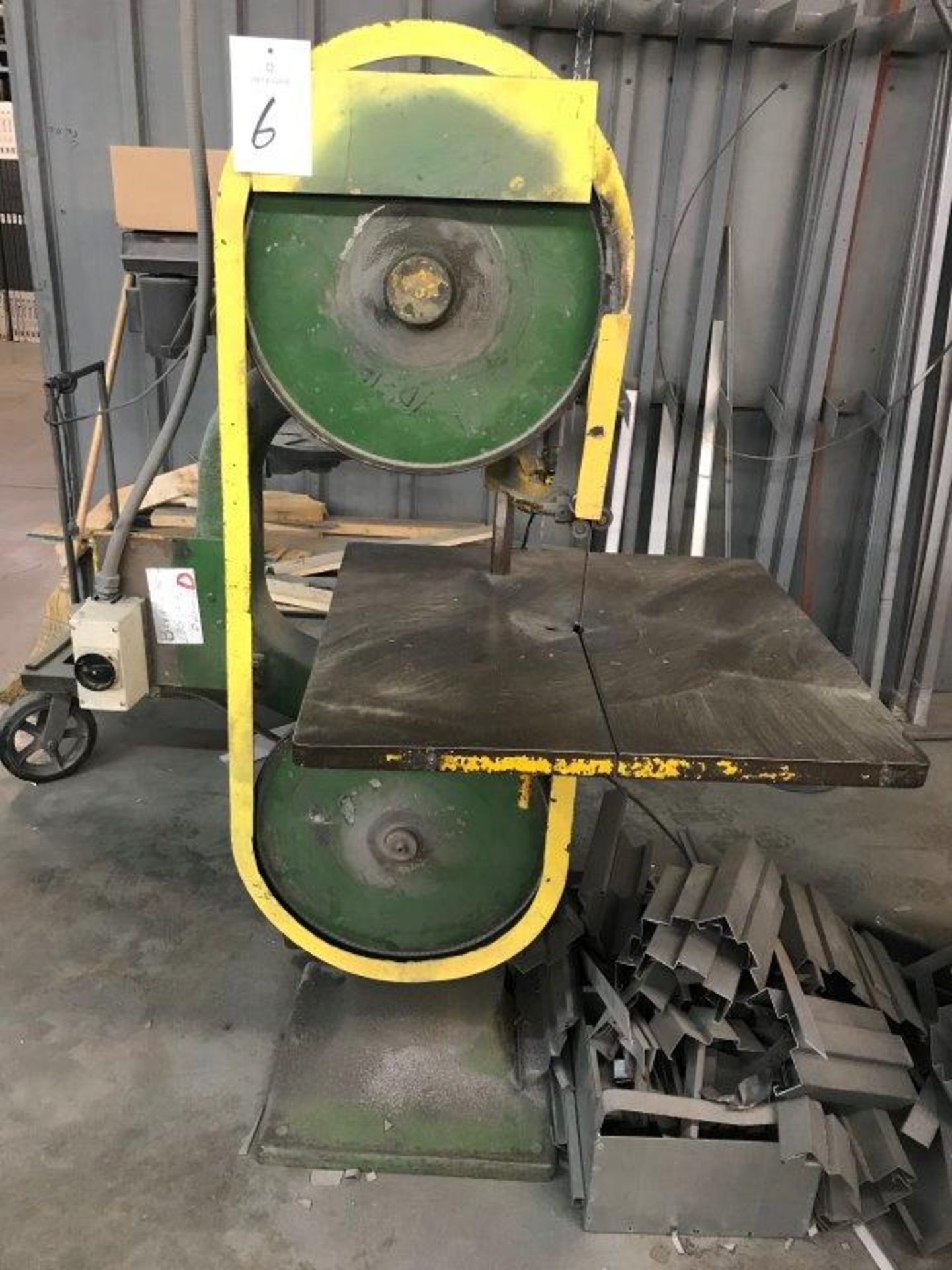 20" Vertical Band Saw