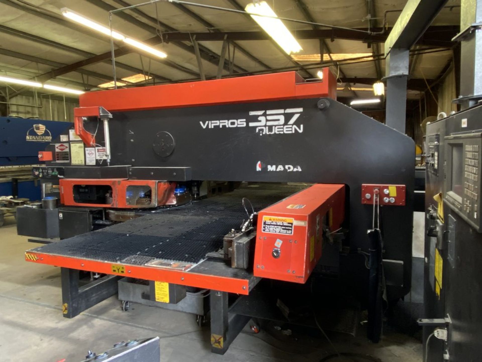 Amada Vipros 305072Q (357 Queen) 30-Ton CNC Turret Press, 2001 - Image 2 of 27