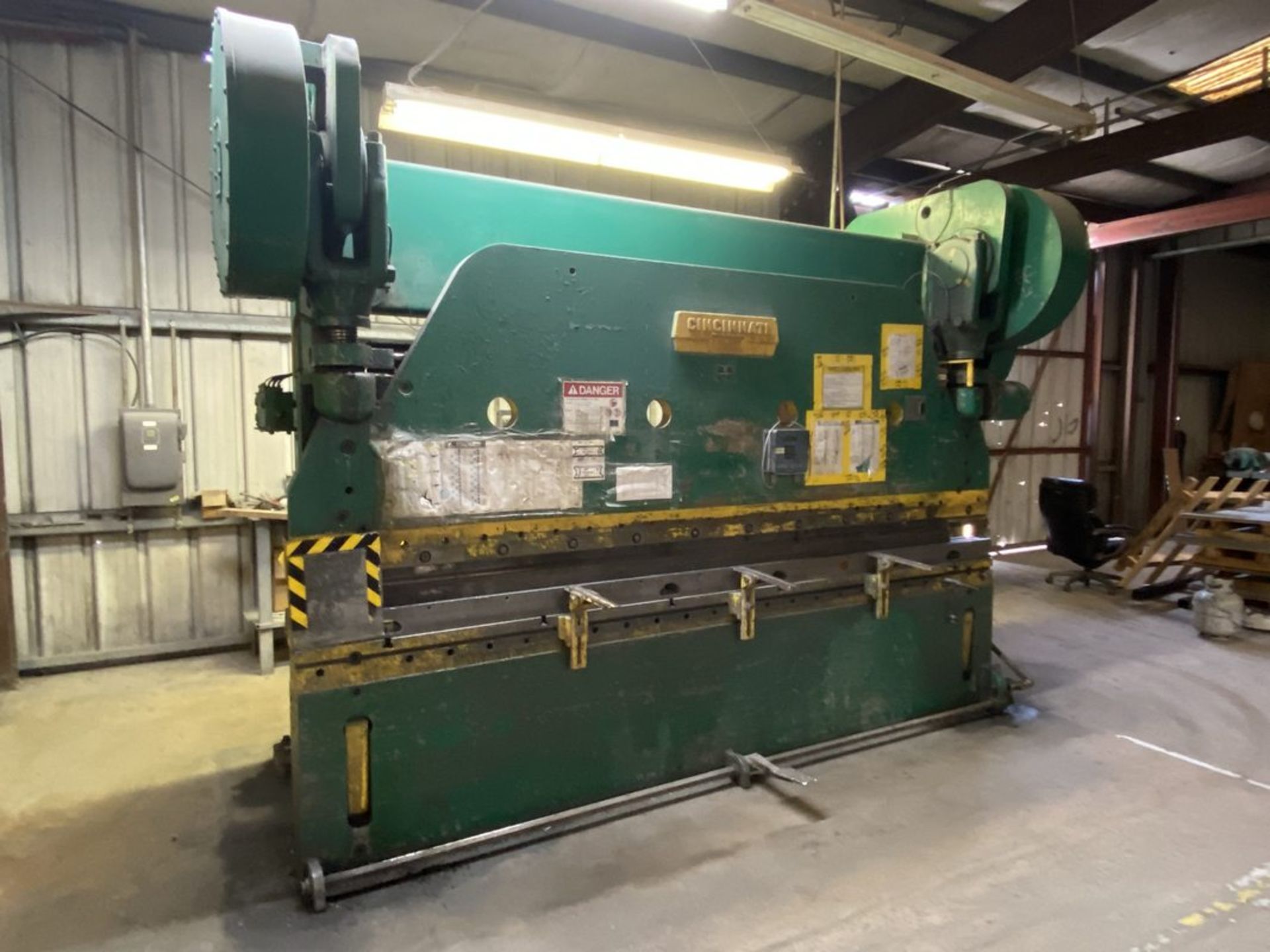 Cincinnati Series 9 225-Ton x 12' Power Press Brake - Image 2 of 17