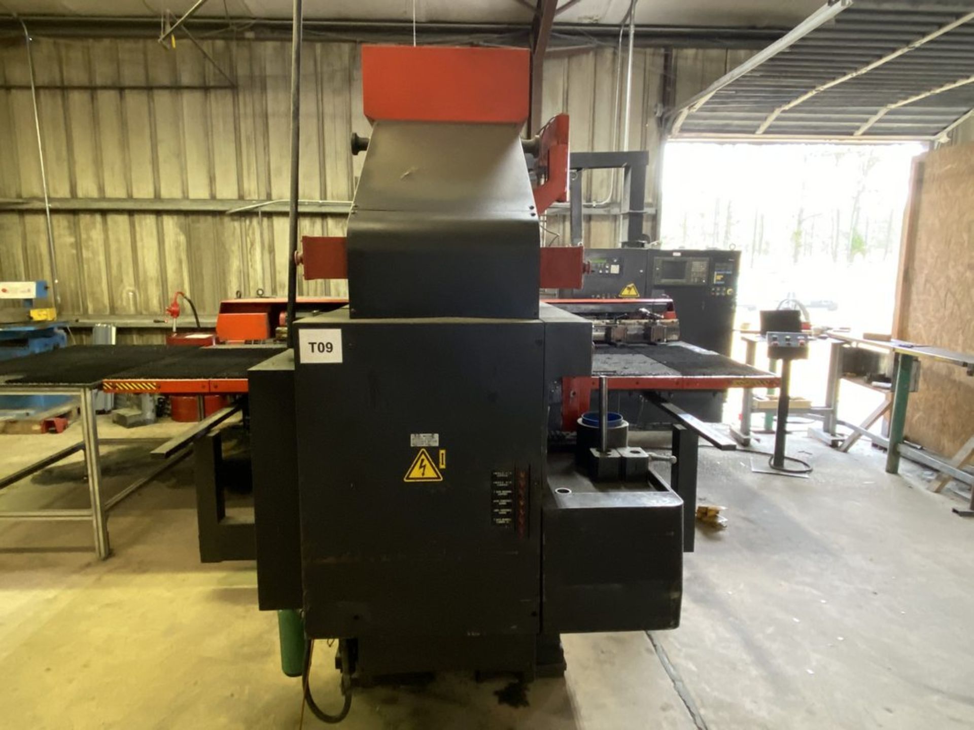 Amada Vipros 305072Q (357 Queen) 30-Ton CNC Turret Press, 2001 - Image 3 of 27