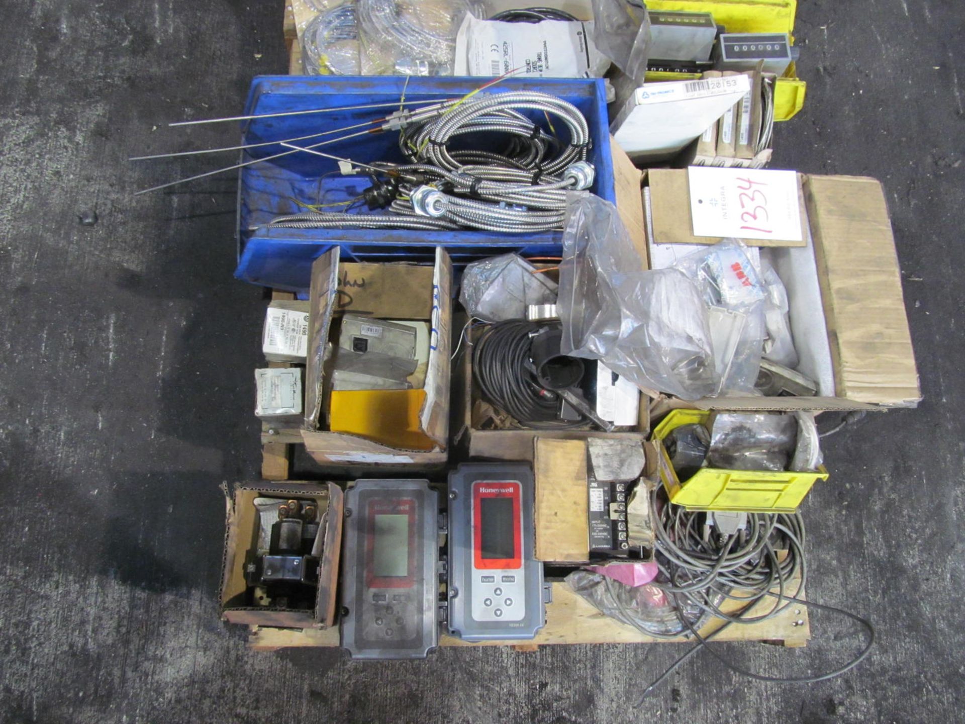 Lot of Assorted Machine Parts - Image 3 of 3