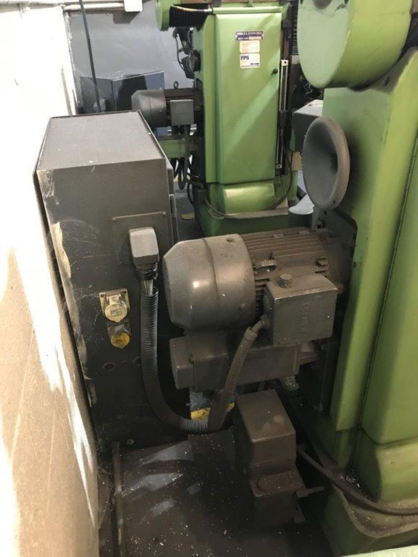 Deckel Maho FP3 Milling Machine, S/N 2201-4553, 14.75" x 31.5" T-Slotted Table, SK 40 Taper, up to - Image 5 of 6