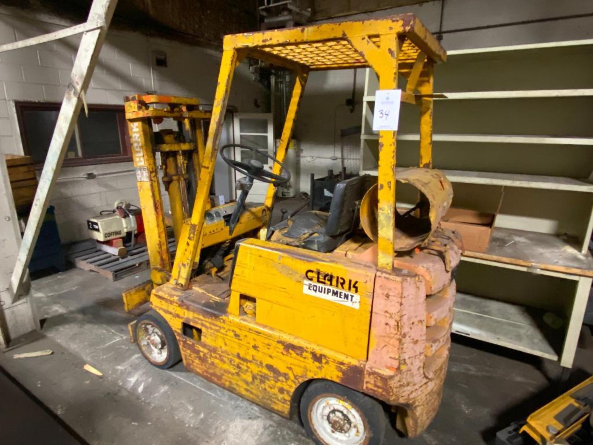 Clark CF40MB 4,000 Lb. LPG Forklift Truck