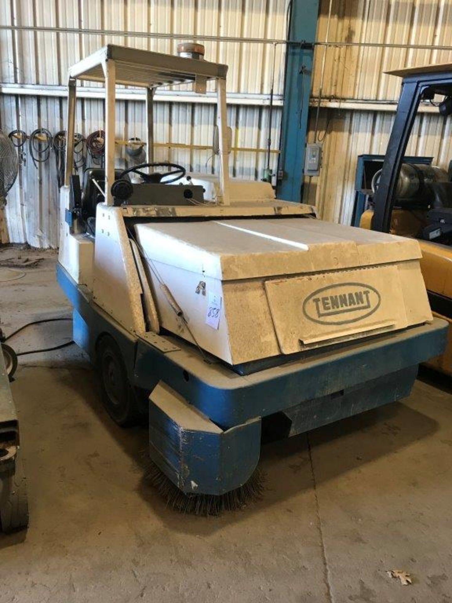 Tennant Power Sweeper 92 Floor Sweeper