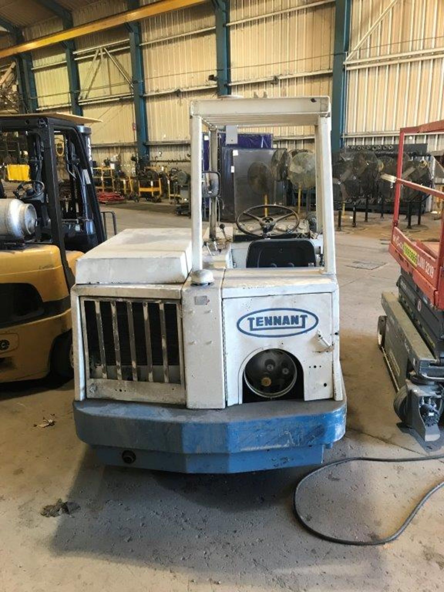 Tennant Power Sweeper 92 Floor Sweeper - Image 2 of 4