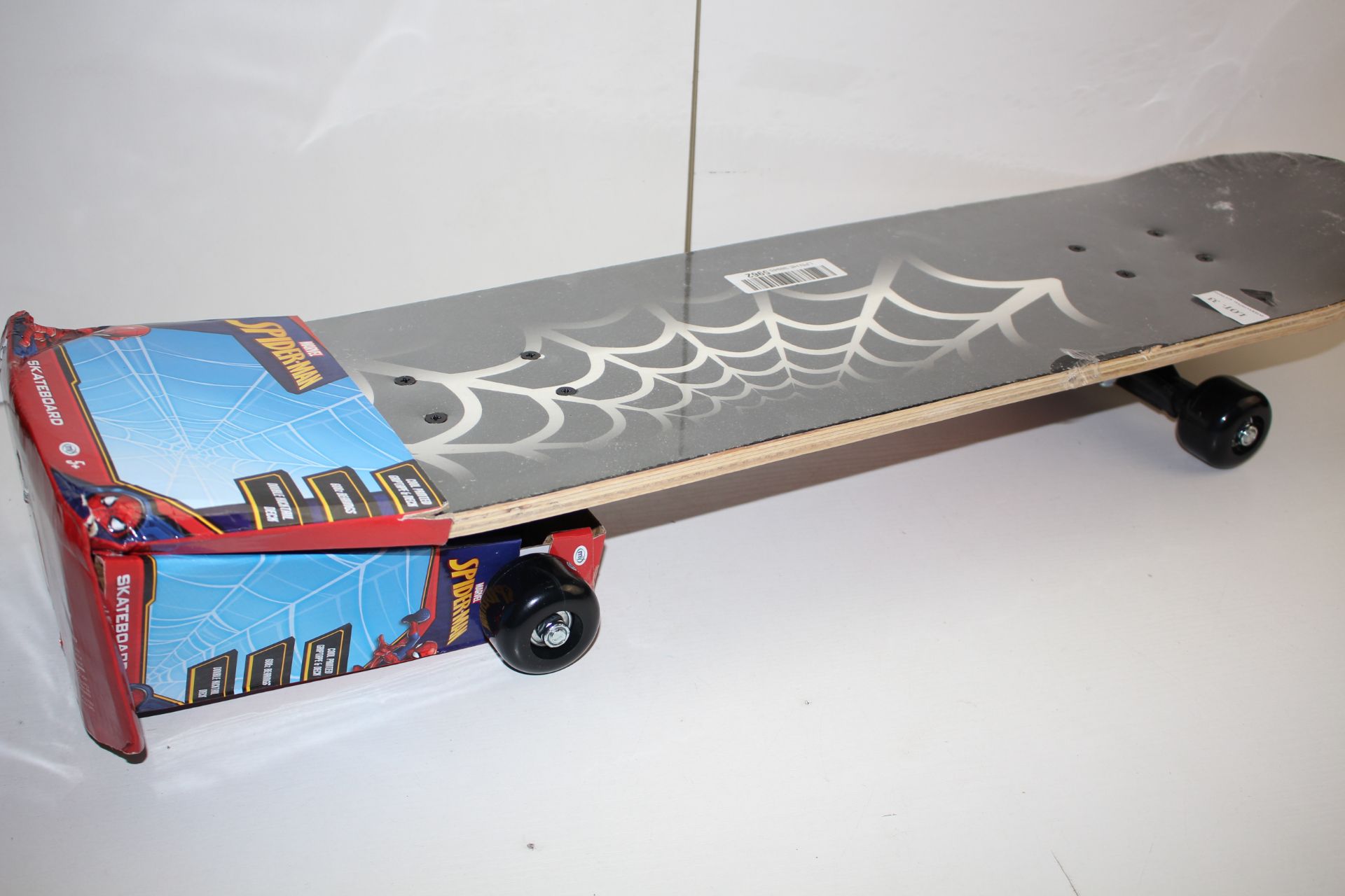 BOXED MARVEL SPIDERMAN SKATEBOARD RRP £32.99Condition ReportAppraisal Available on Request- All