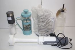 4X ASSORTED UNBOXED ITEMS TO INCLUDE COLE &MASON, KENWOOD & OTHER (IMAGE DEPICTS STOCK)Condition