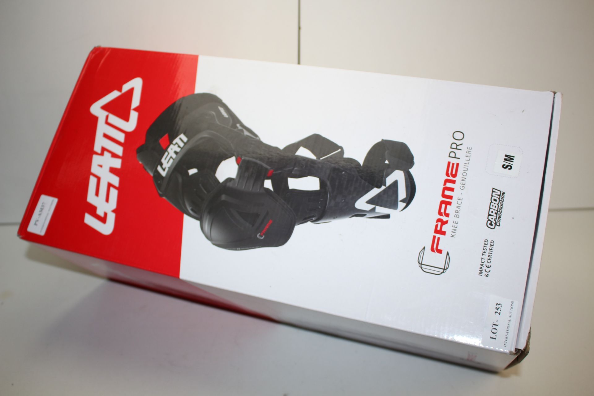 BOXED LEATT FRAME PRO KNEE BRACE CERTIFIED MEDICAL PRODUCT - CARBON CONSTRUCTION RRP £422.