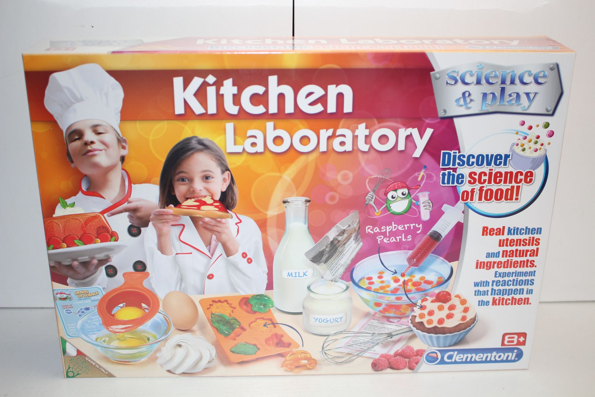 BOXED BRAND NEW SEALED SCIENCE & PLAY KITCHEN LABORATORY SETS BY CLEMONTONI RRP £36.99Condition