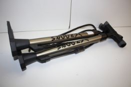 2X UNBOXED VANDORM STAND PUMPS WITH GAUGE COMBINED RRP £50.00Condition ReportAppraisal Available