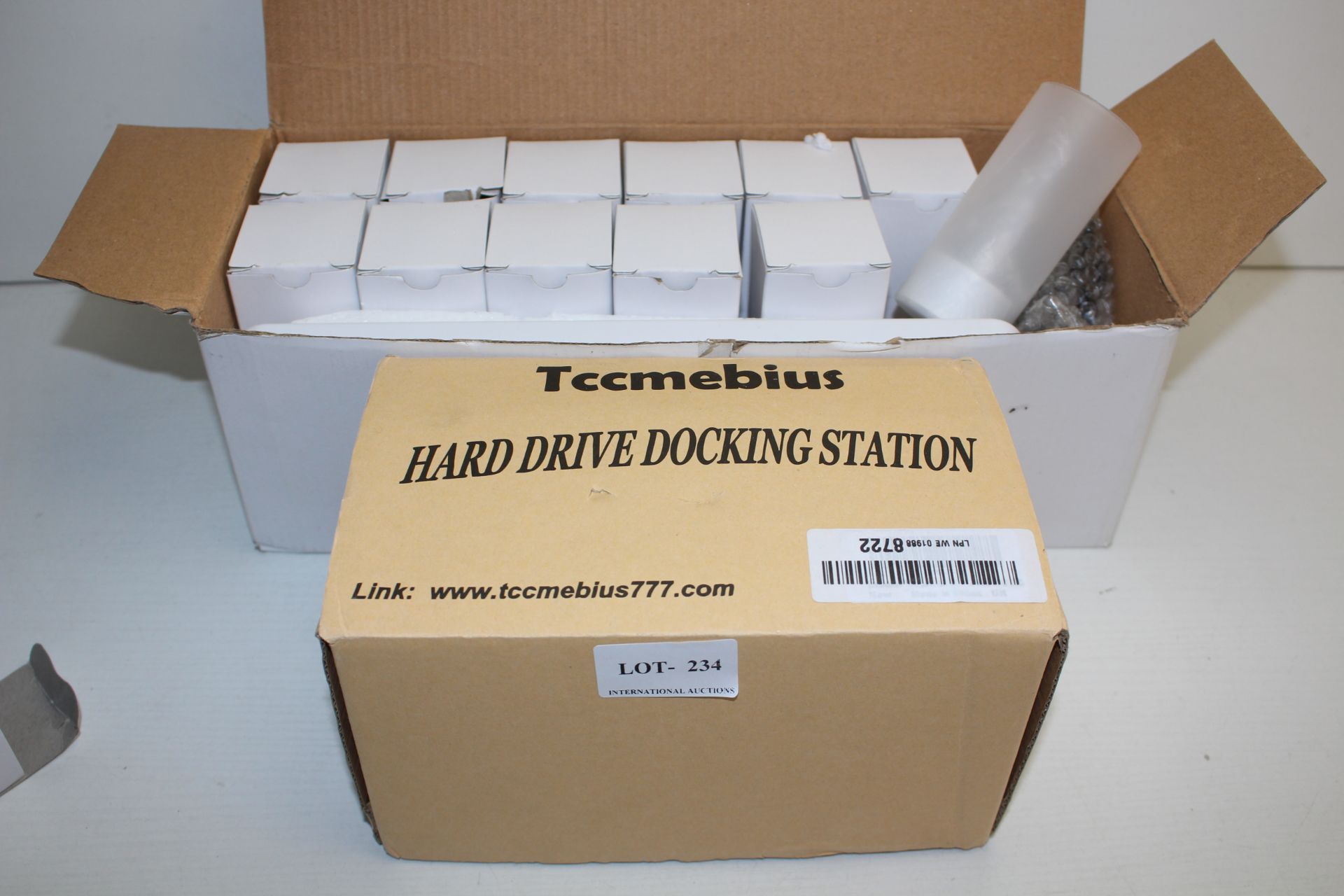 2X BOXED ITEMS TO INCLUDE 12X LED LIGHT STAND & TCCMEBIUS HARD DRIVE DOCKING STATIONCondition