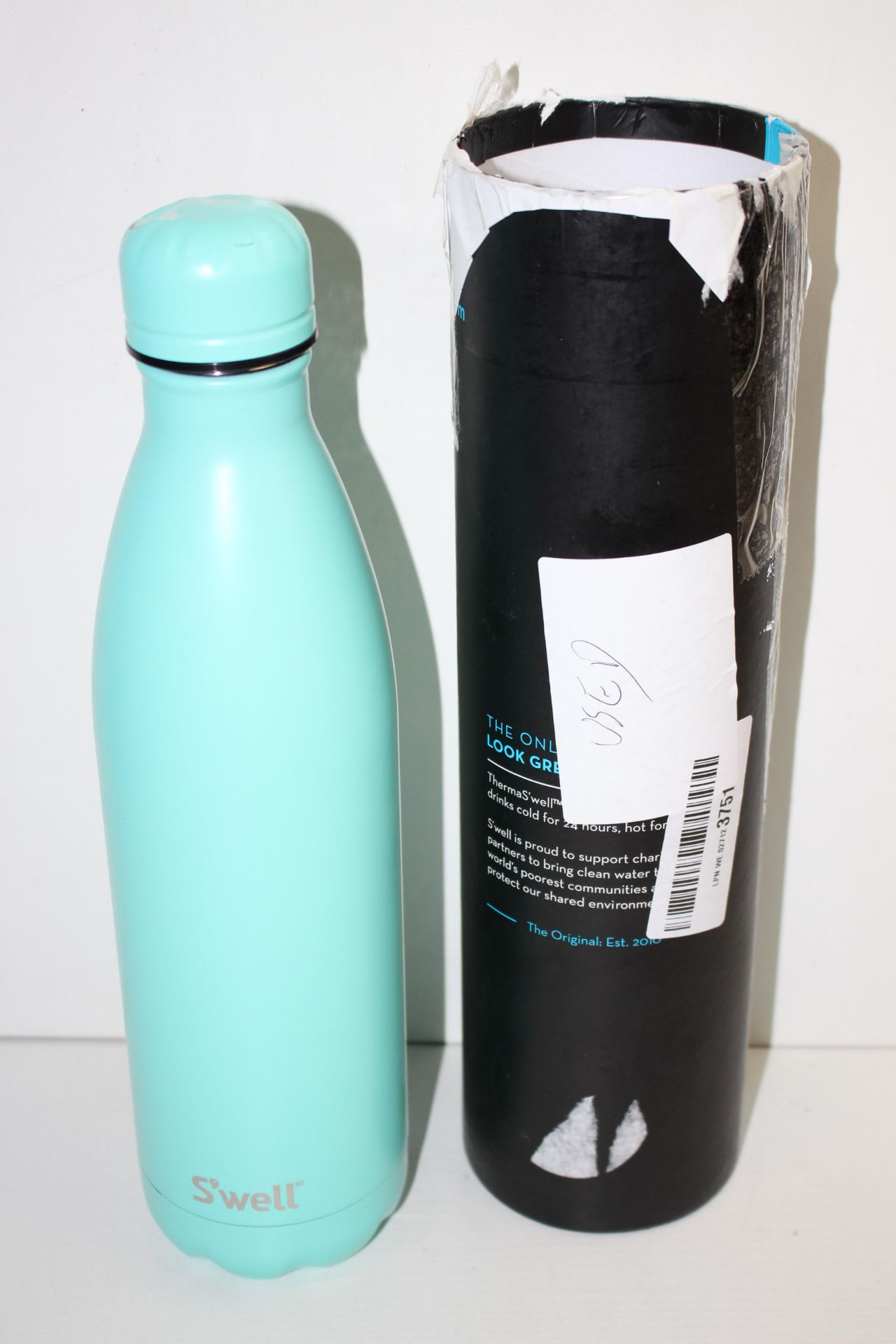 BOXED SWELL INSULATED STAINLESS STEEL WATER BOTTLE RRP £34.99Condition ReportAppraisal Available