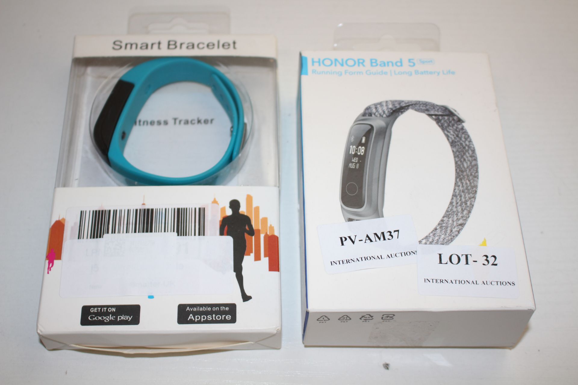 2X ASSORTED BOXED ITEMS TO INCLUDE SMART BRACELET & HONOR BAND 5 ACTIVITY TRACKER Condition