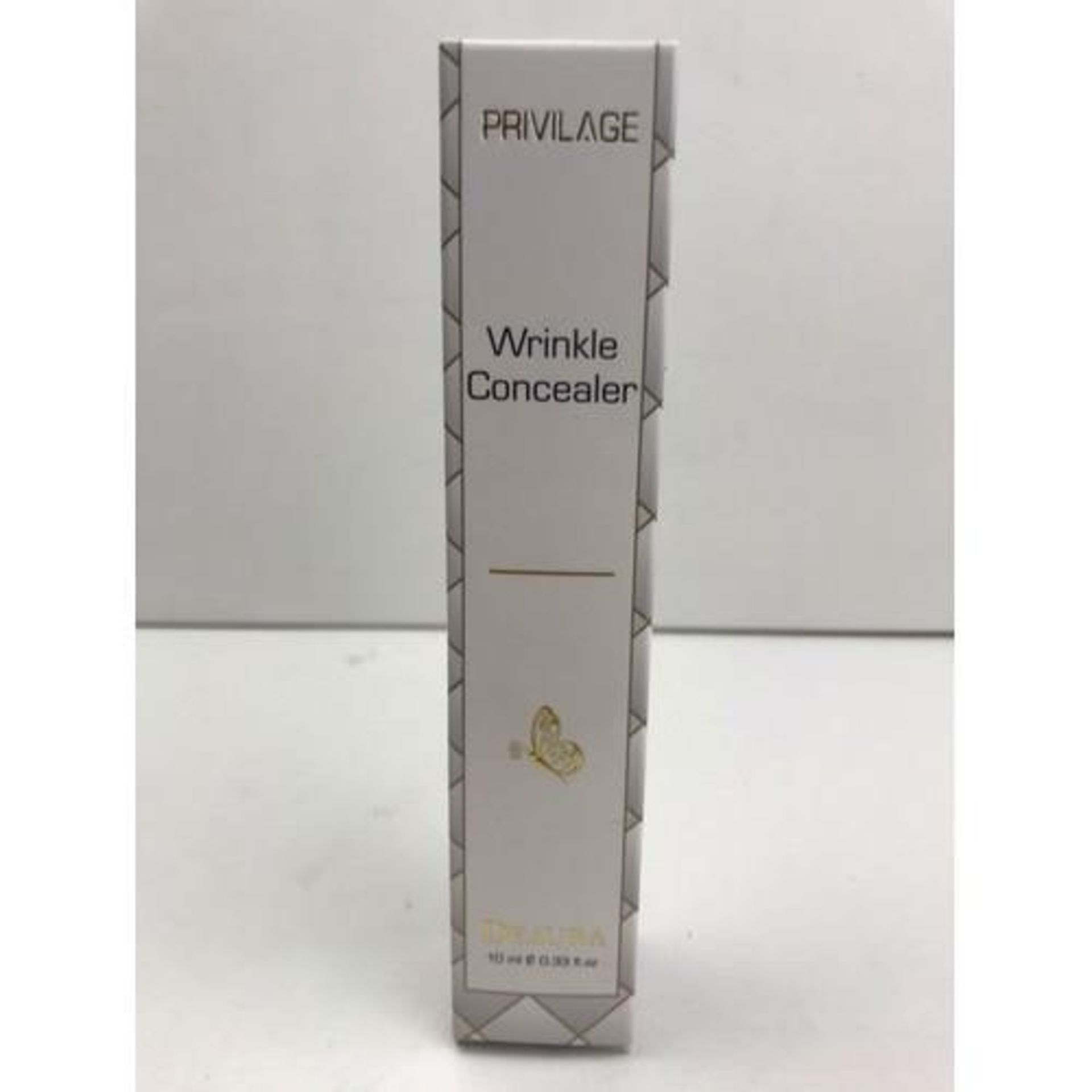 GRADE A- BOXED BRAND NEW PRIVILAGE WRINKLE CONCEALER BY DEAURA, 10ML BOTTLE, RRP-£45.00Condition