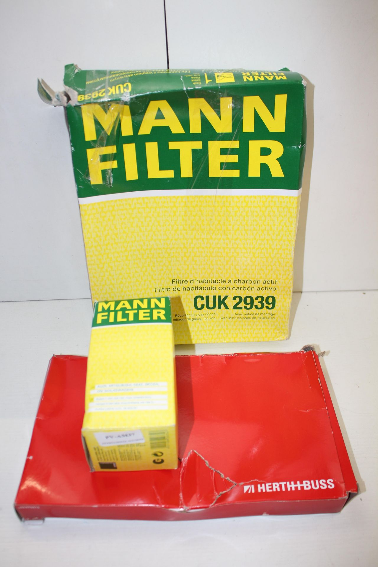 3X ASSORTED BOXED CAR ITEMS BY MANN FILTER & OTHER (IMAGE DEPICTS STOCK)Condition ReportAppraisal