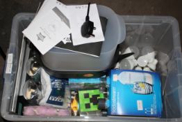 13X ASSORTED BOXED/UNBOXED ITEMS TO INCLUDE SODA STREAM, MINECRAFT, TOMMEE TIPPEE & OTHER (IMAGE