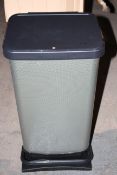 BOXED ROTHO CARBON LOOK LARGE PEDAL BIN RRP £49.99Condition ReportAppraisal Available on Request-