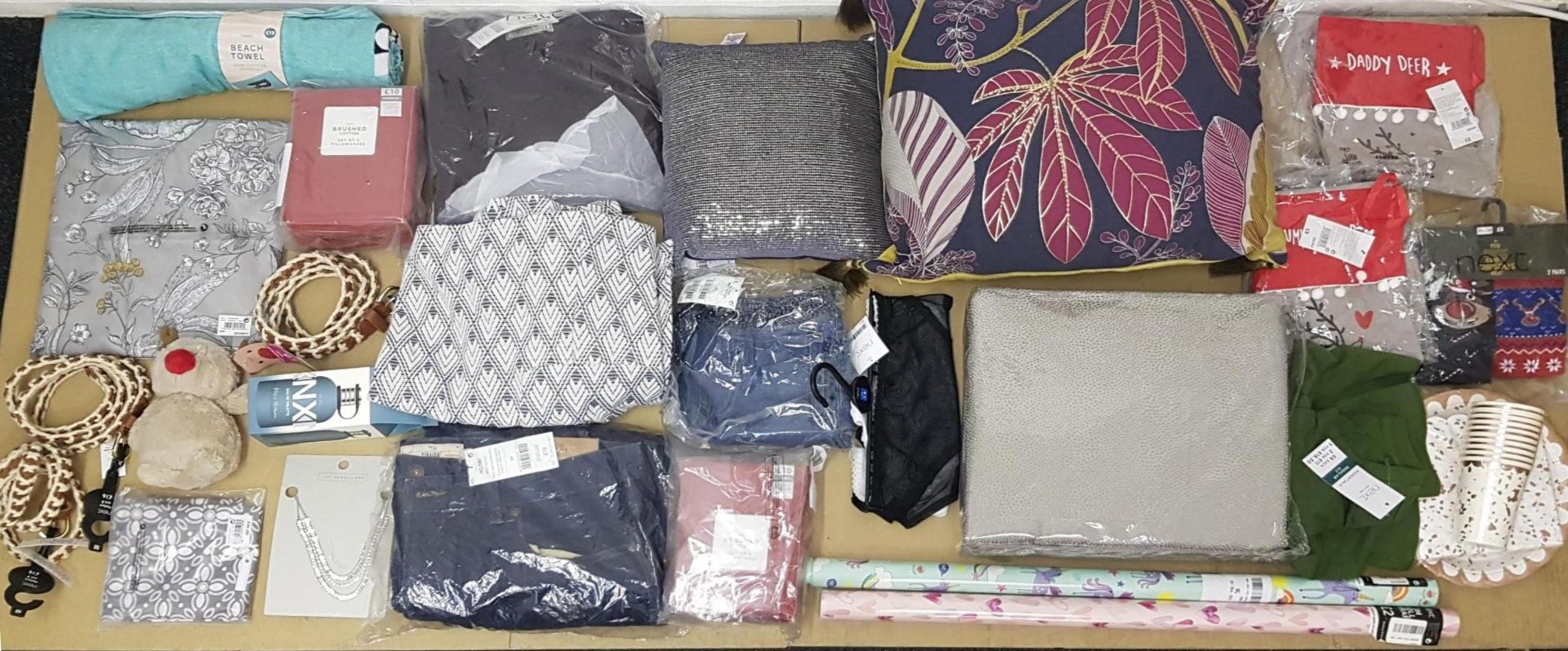 ONE LOT TO CONTAIN 26 ITEMS OF NEXT CLOTHING COMBINED RRP £339 (1050)Condition ReportALL ITEMS ARE - Image 2 of 2