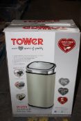 BOXED TOWER 58LITRE AUTOMATIC SENSOR BIN RRP £60.00Condition ReportAppraisal Available on Request-