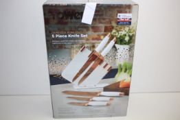 BOXED TOWER DAMASCUS ROSE GOLD EDITION 5 PIECE KNIFE SET RRP £29.99Condition ReportAppraisal