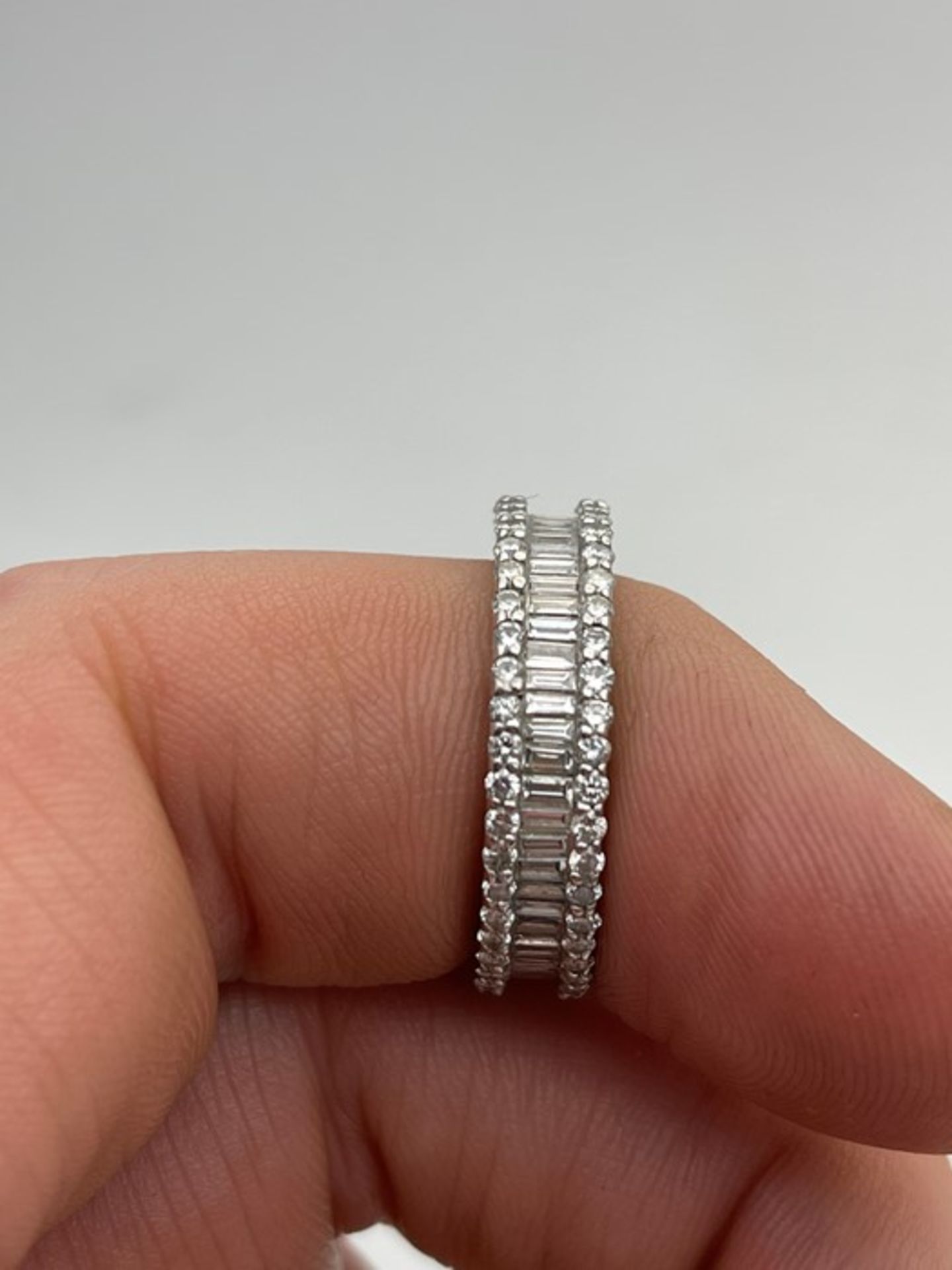 ***£7900.00*** 18CT WHITE GOLD DIAMOND FULL ETERNITY RING, SET WITH FIFTY SEVEN BAGUETTE CUT - Image 3 of 5