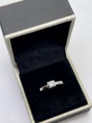 ***£2820.00*** PLATINUM DIAMOND RING, SET WITH ONE PRINCESS CUT DIAMOND, DIAMOND WEIGHT- 0.40