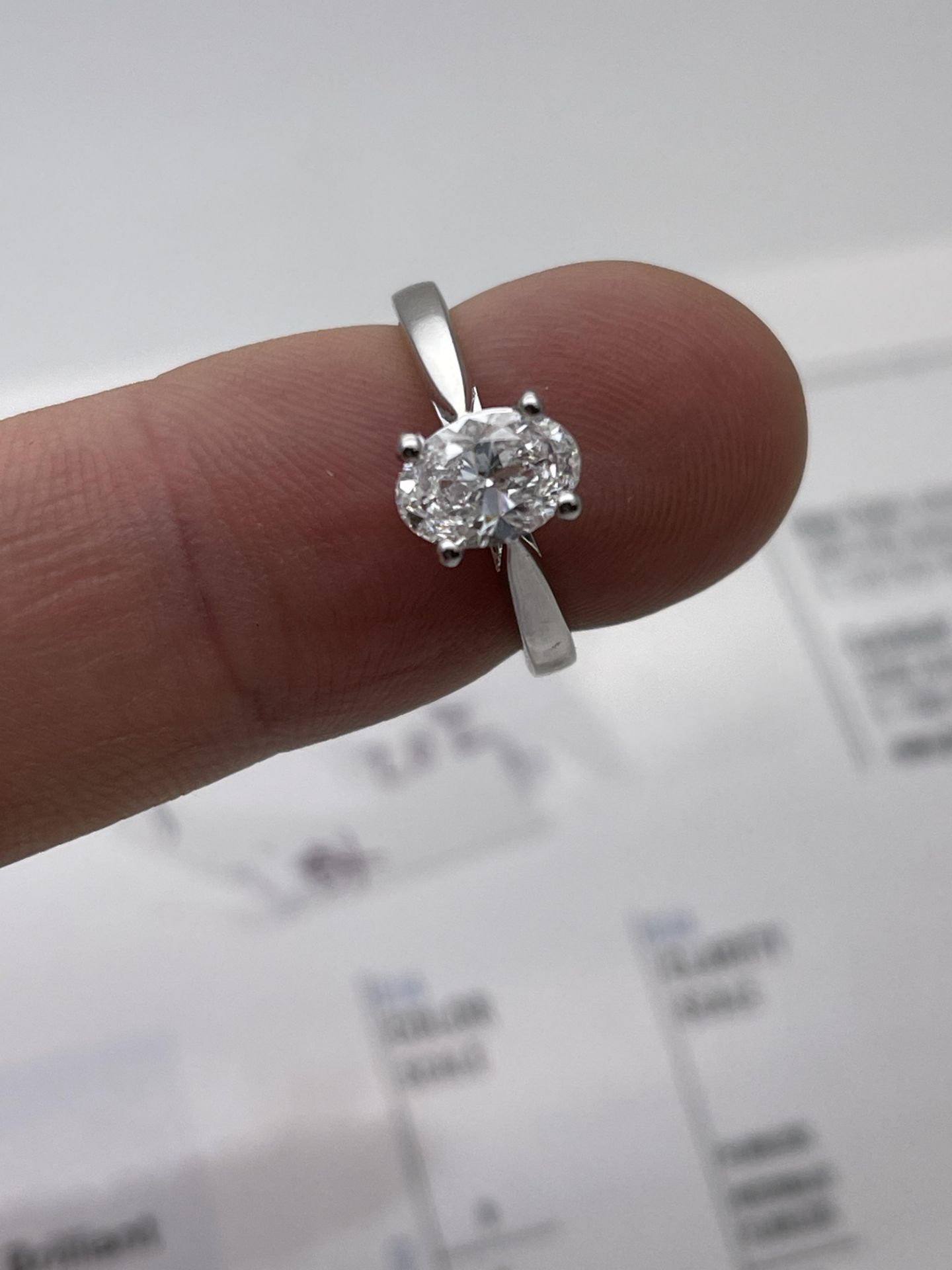 ***£12,380.00*** GIA 1.00c Accredited Oval Cut Diamond Ring, VS1, E, Includes GIA & AGI Certificate