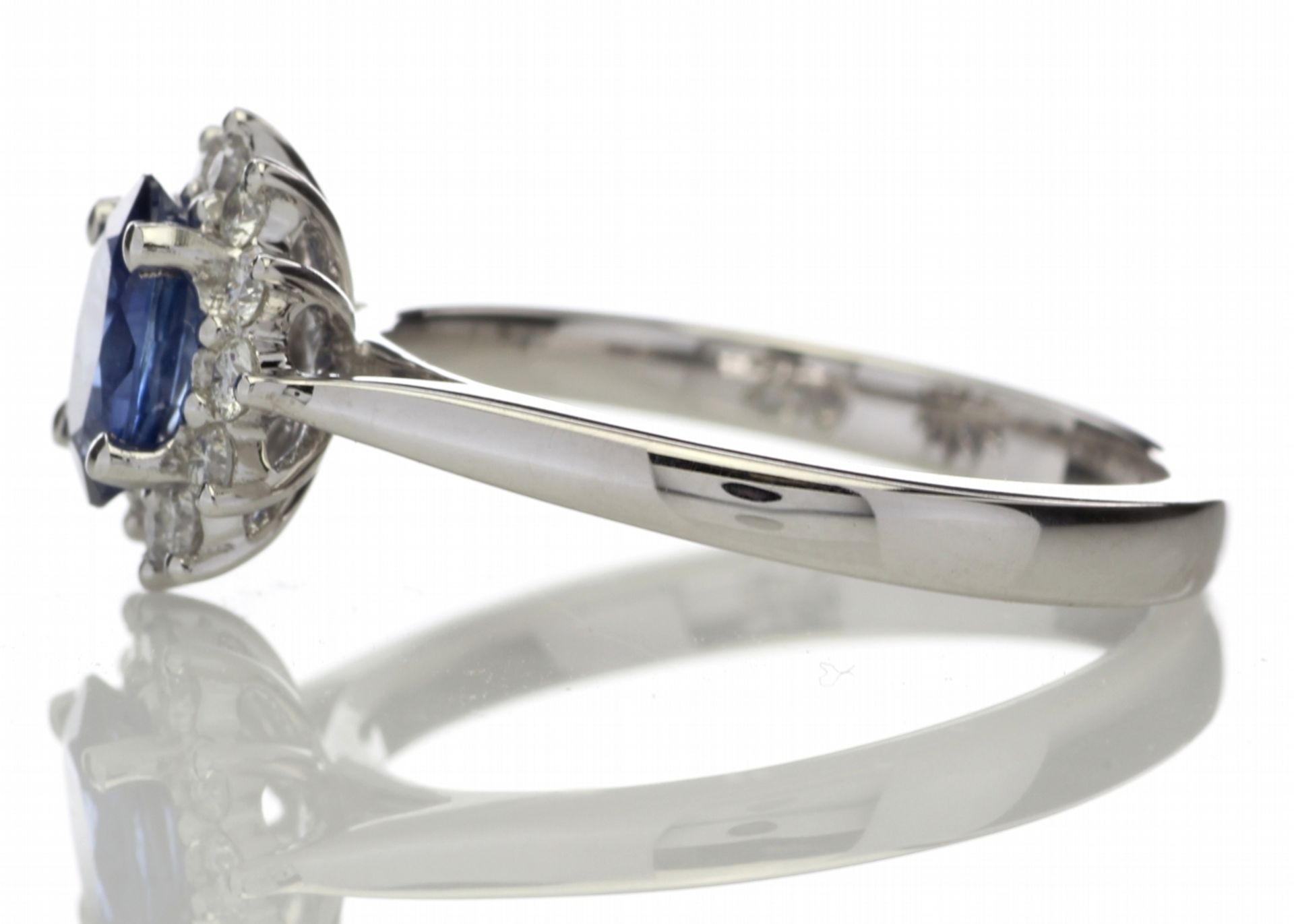 18ct White Gold Diamond And Sapphire Cluster Ring (S0.82) 0.25 Carats - Valued by GIE £11,150.00 - - Image 3 of 5