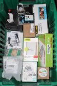 11X ASSORTED BOXED ITEMS TO INCLUDE HP, HANDS FREE CAR CHARGER & OTHER (IMAGE DEPICTS STOCK/GREEN