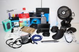 25X ASSORTED ITEMS TO INCLUDE HUAWEI ACTIVITY TRACKER, LOGITECH COMPUTER MOUSES, CHARGERS PENS &