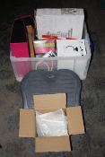 9X ASSORTED ITEMS TO INCLUDE KENSINGTON LAPTOP STAND, GLOBE & OTHER (IMAGE DEPICTS STOCK)Condition