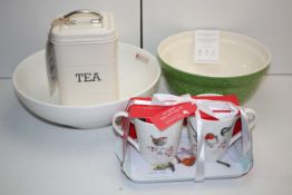 4X ASSORTED ITEMS TO INCLUDE WRENDALE DESIGNS BY HANNA DALE FOR PIMPERNEL CUP AND TRAY SET,