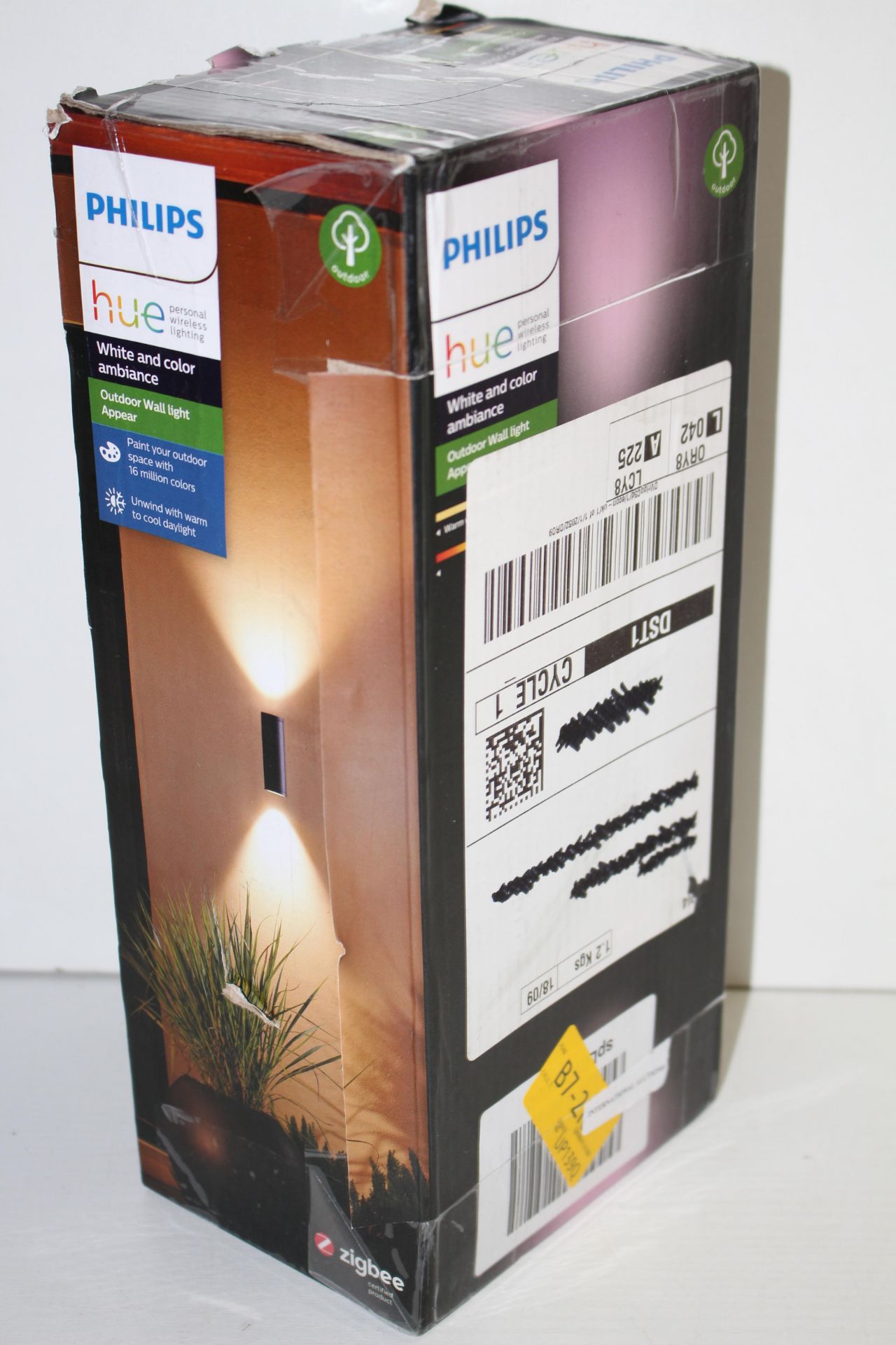 BOXED PHILIPS HUE PERSONAL WIRELESS LIGHTING WHITE AND COLOR AMBIANCE OUTDOOR WALL LIGHT APPEAR