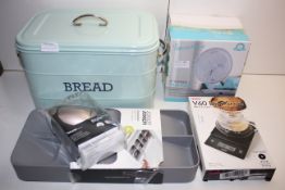 5X BOXED ASSORTED ITEMS TO INCLUDE JOSEPH JOSEPH, KITCHEN CRAFT, HARIO & OTHER (IMAGE DEPICTS