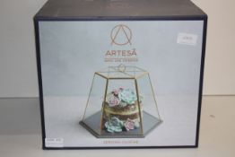 BOXED ARTESA SERVING CLOCHE SERVE DINE ENTERTAIN RRP £49.00Condition ReportAppraisal Available on
