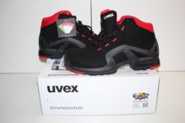BOXED BRAND NEW WITH TAGS UVEX UK SIZE 7 SAFETY BOOTS 85172 RRP £119.40Condition ReportAppraisal