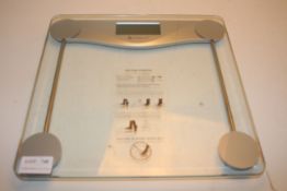 UNBOXED ETEKCITY BATHROOM SCALE Condition ReportAppraisal Available on Request- All Items are