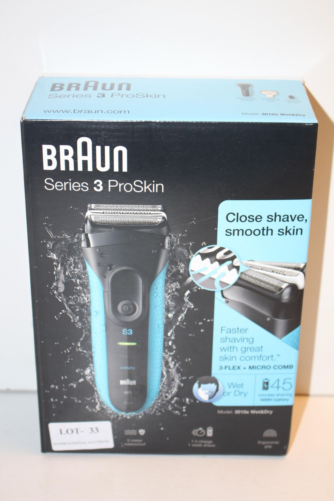 BOXED BRAUN SERIES 3 PROSKIN WET & DRY SHAVER MODEL: 3010S RRP £49.99Condition ReportAppraisal