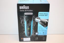 BOXED BRAUN SERIES 3 PROSKIN WET & DRY SHAVER MODEL: 3040S RRP £54.99Condition ReportAppraisal