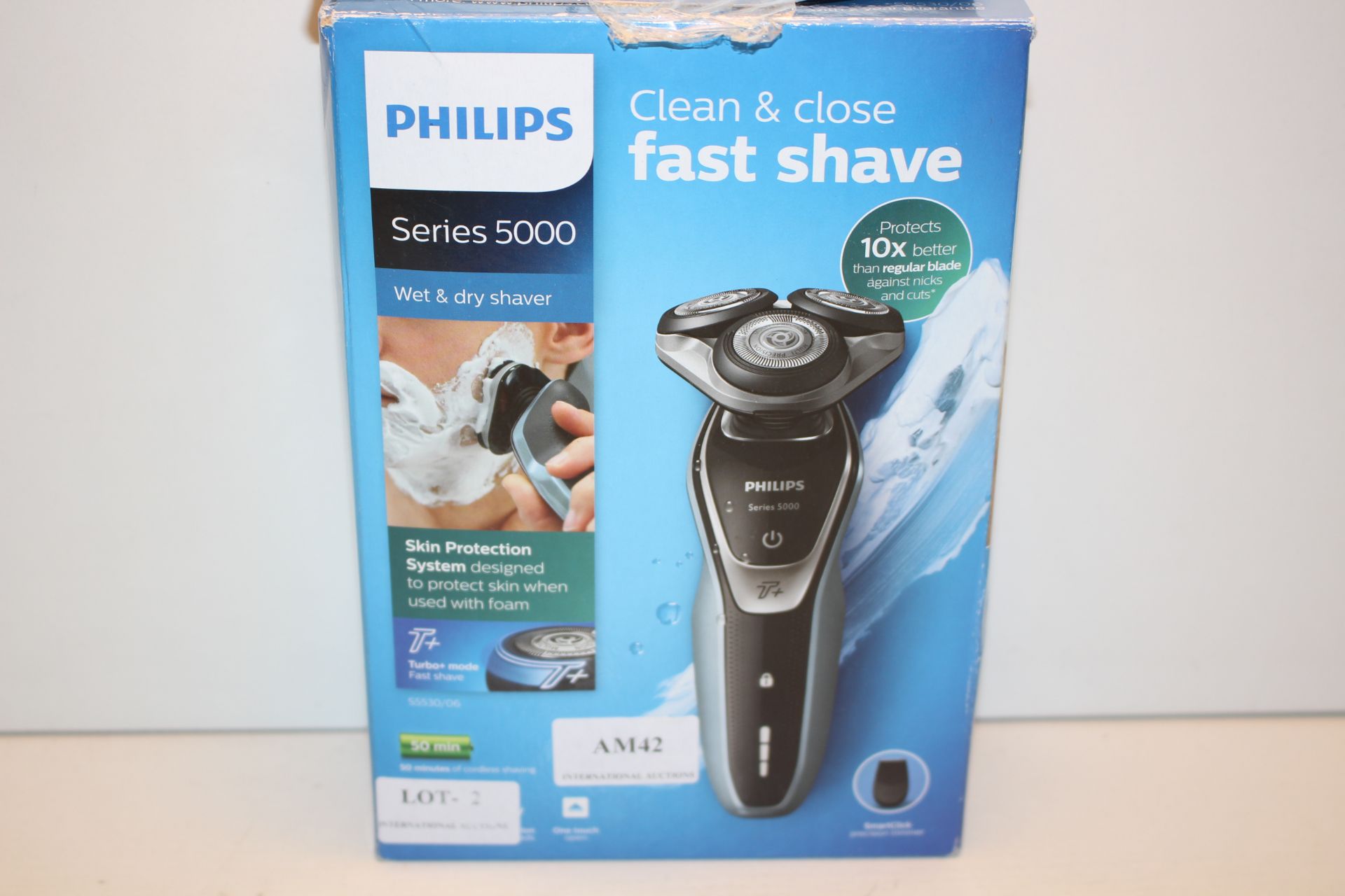 BOXED PHILIPS SERIES 5000 WET & DRY SHAVER S5530 RRP £74.95Condition ReportAppraisal Available on