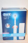 BOXED ORAL B POWERED BY BRAUN PRO 3 TOOTHBRUSH 3000 RRP £44.98Condition ReportAppraisal Available on