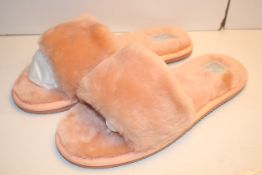 MODA PINK SLIPPERS SIZE 7-8Condition ReportAppraisal Available on Request- All Items are Unchecked/