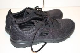 BAGGED SKETCHERS IN BLACK SIZE 5 Condition ReportAppraisal Available on Request- All Items are