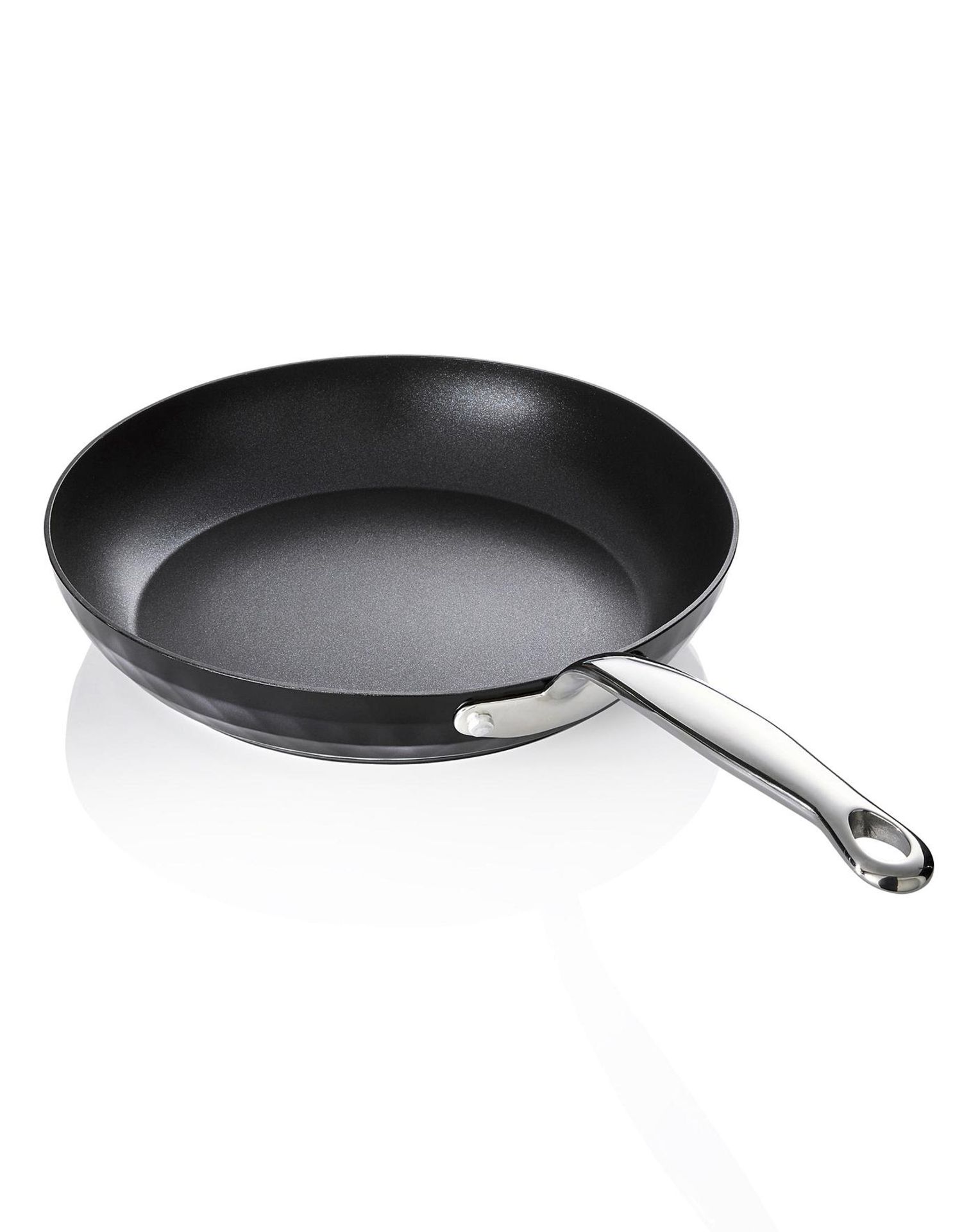 BOXED DIAMOND 28CM FRYING PAN RRP £14Condition ReportAppraisal Available on Request- All Items are