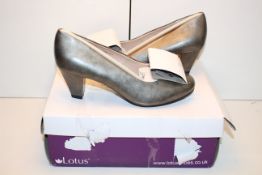 BOXED LOTUS WOMENS SHOES SIZE 4Condition ReportAppraisal Available on Request- All Items are