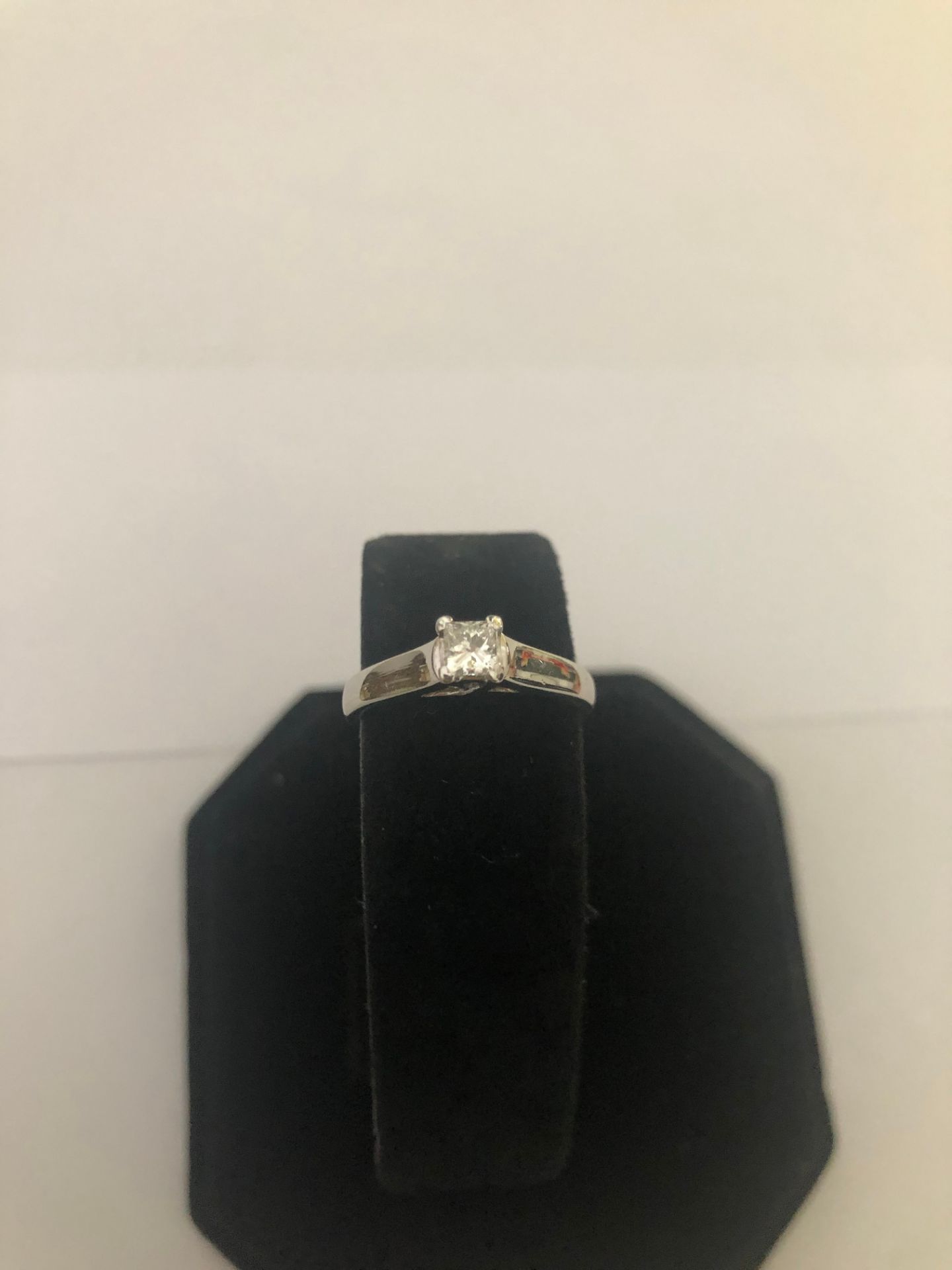 18 carat White Gold, Princess Cut Diamond Ring - Image 3 of 5