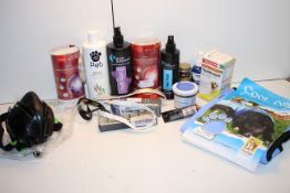 12X ASSORTED ITEMS (IMAGE DEPICTS STOCK)Condition ReportAppraisal Available on Request- All Items